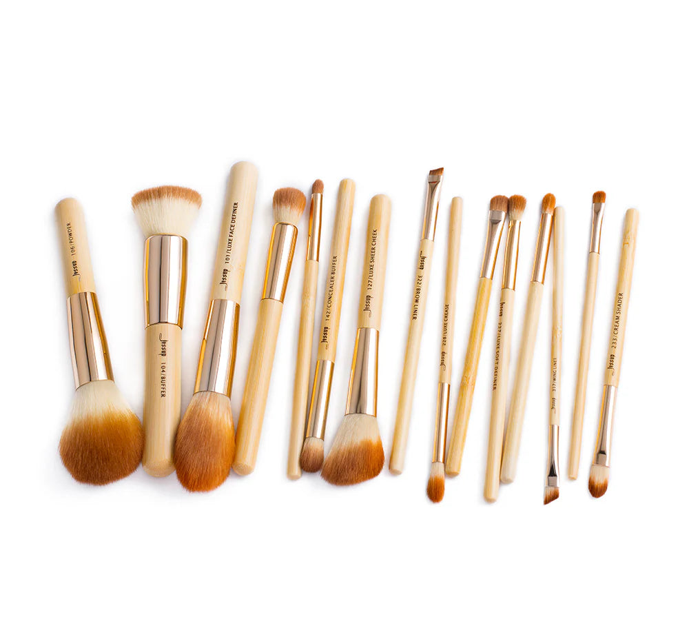 Mature Peeled Bamboo Eyes Face Makeup Brush Set