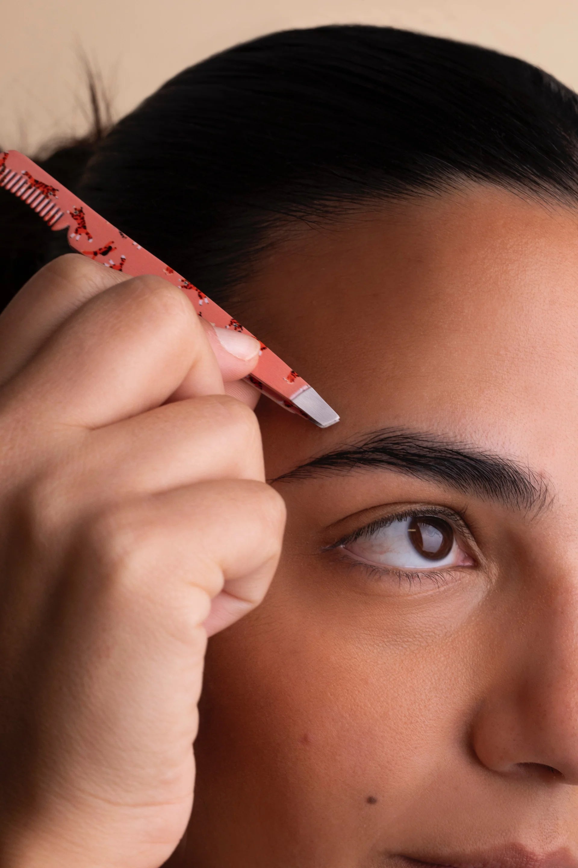 Eyebrow Tweezer with Comb