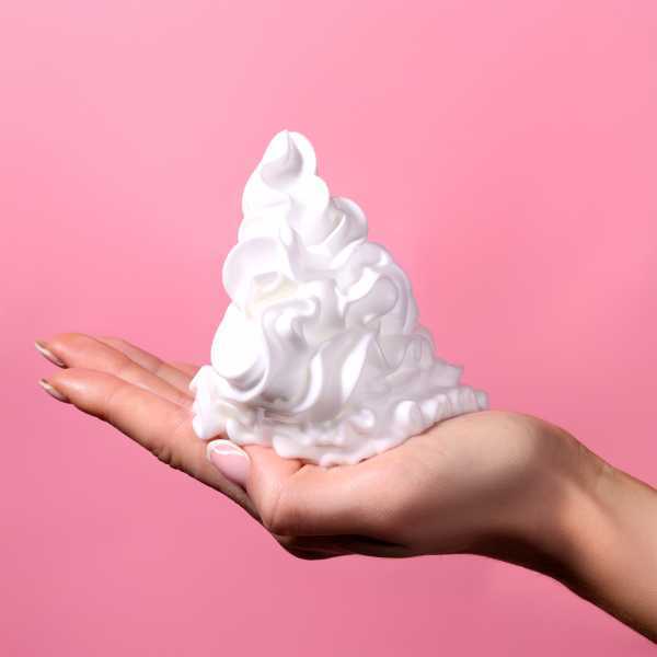 Shower Whip Strawberry Swirl Shower Foam